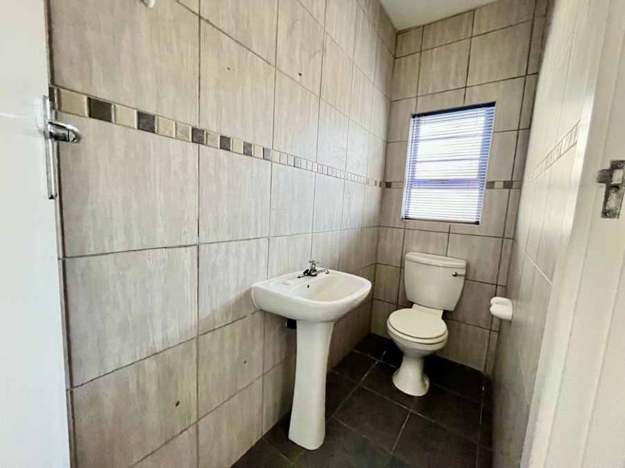 To Let commercial Property for Rent in Berea Eastern Cape